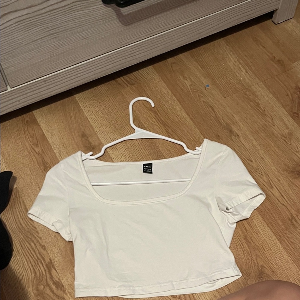 SHEIN White Crop Top